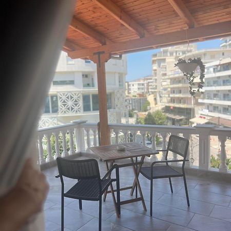 Vila Jon'A Sarandë エクステリア 写真