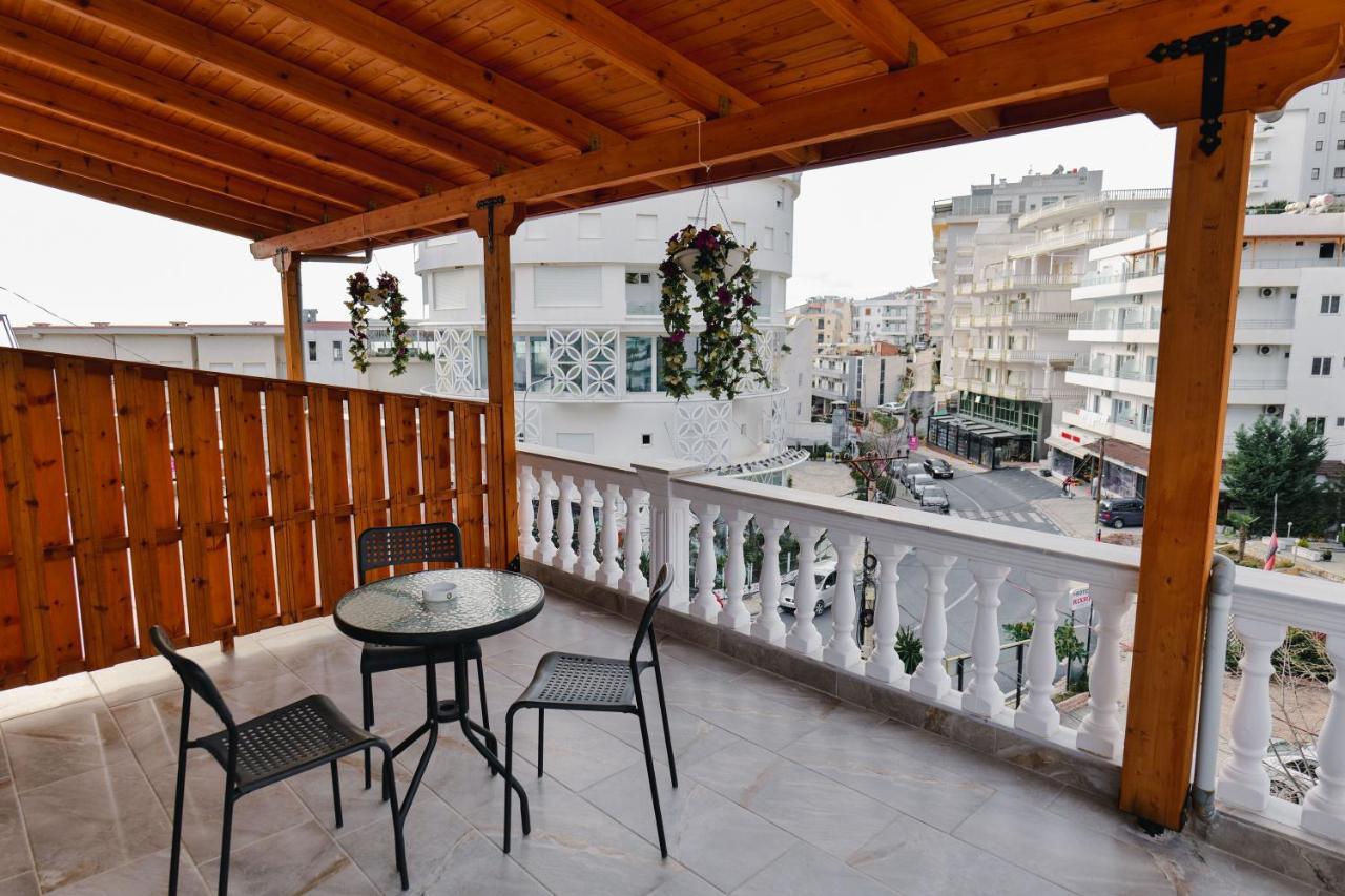 Vila Jon'A Sarandë エクステリア 写真