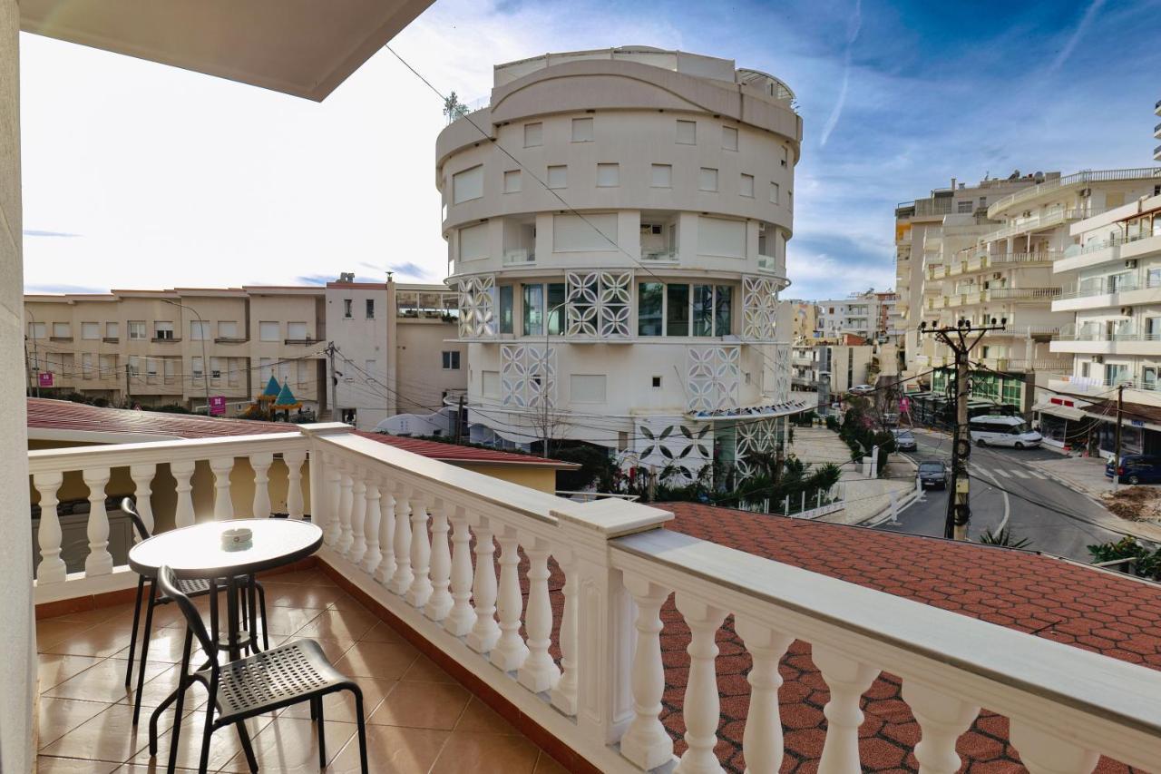 Vila Jon'A Sarandë エクステリア 写真