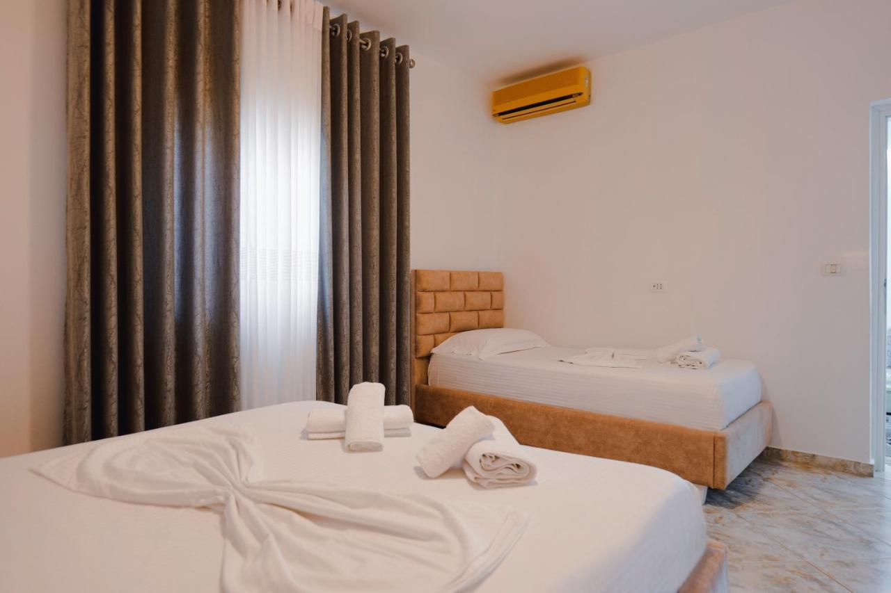 Vila Jon'A Sarandë エクステリア 写真
