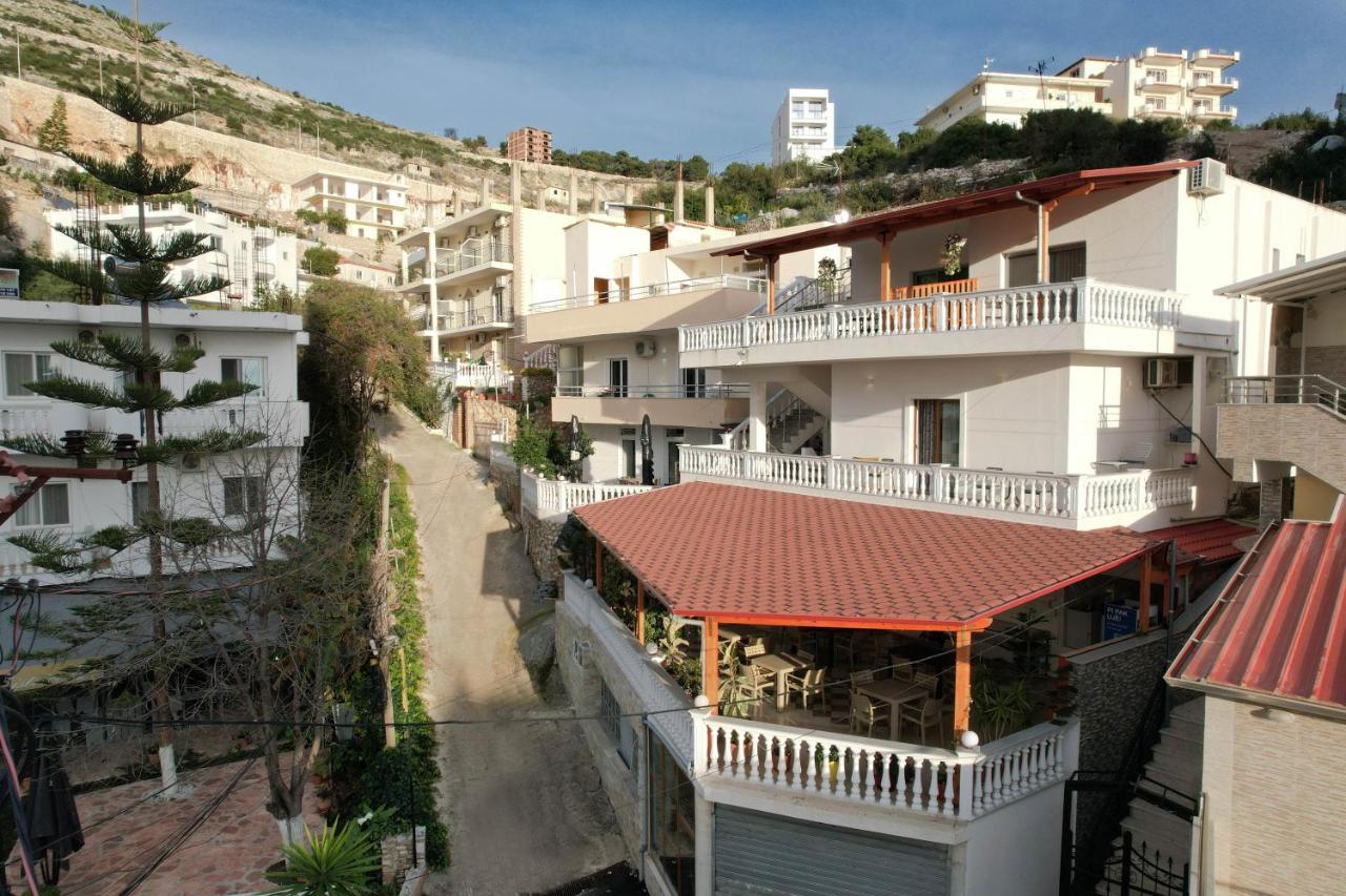 Vila Jon'A Sarandë エクステリア 写真