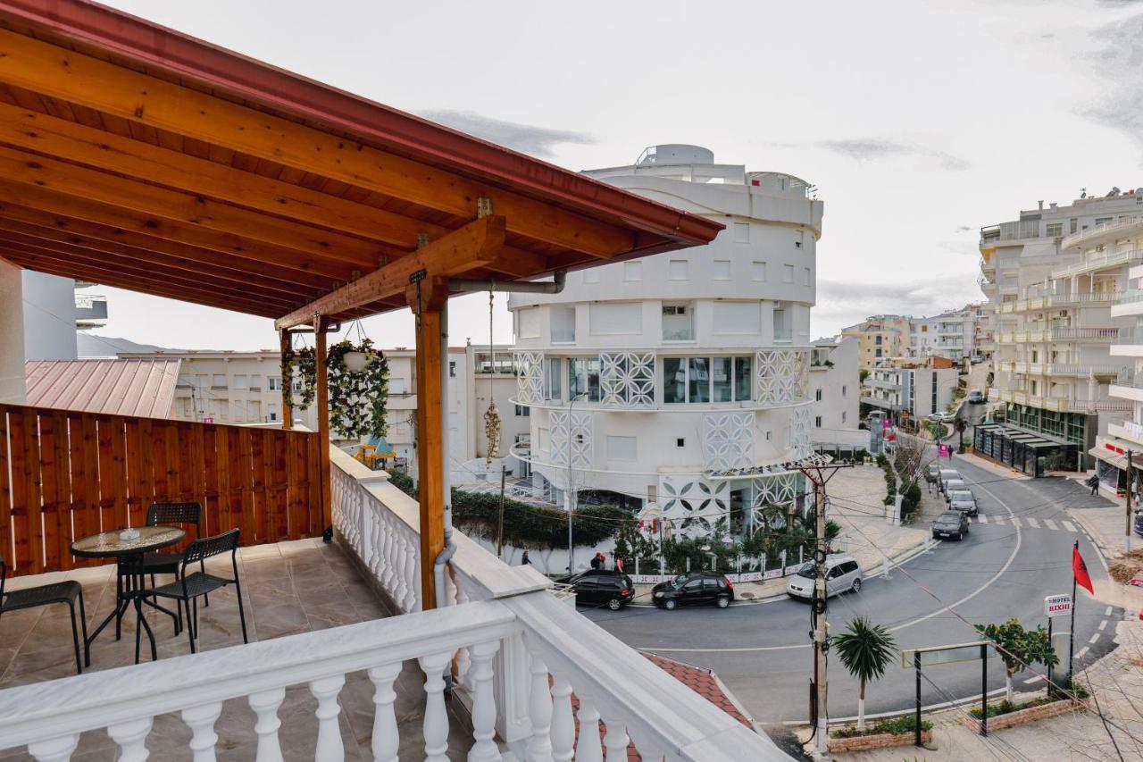Vila Jon'A Sarandë エクステリア 写真