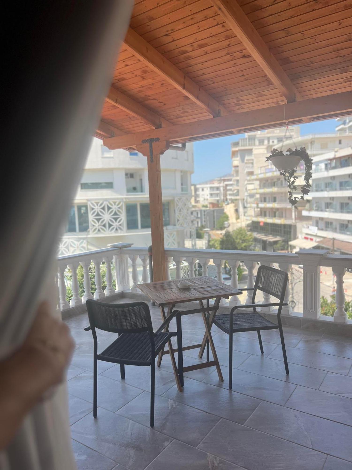 Vila Jon'A Sarandë エクステリア 写真