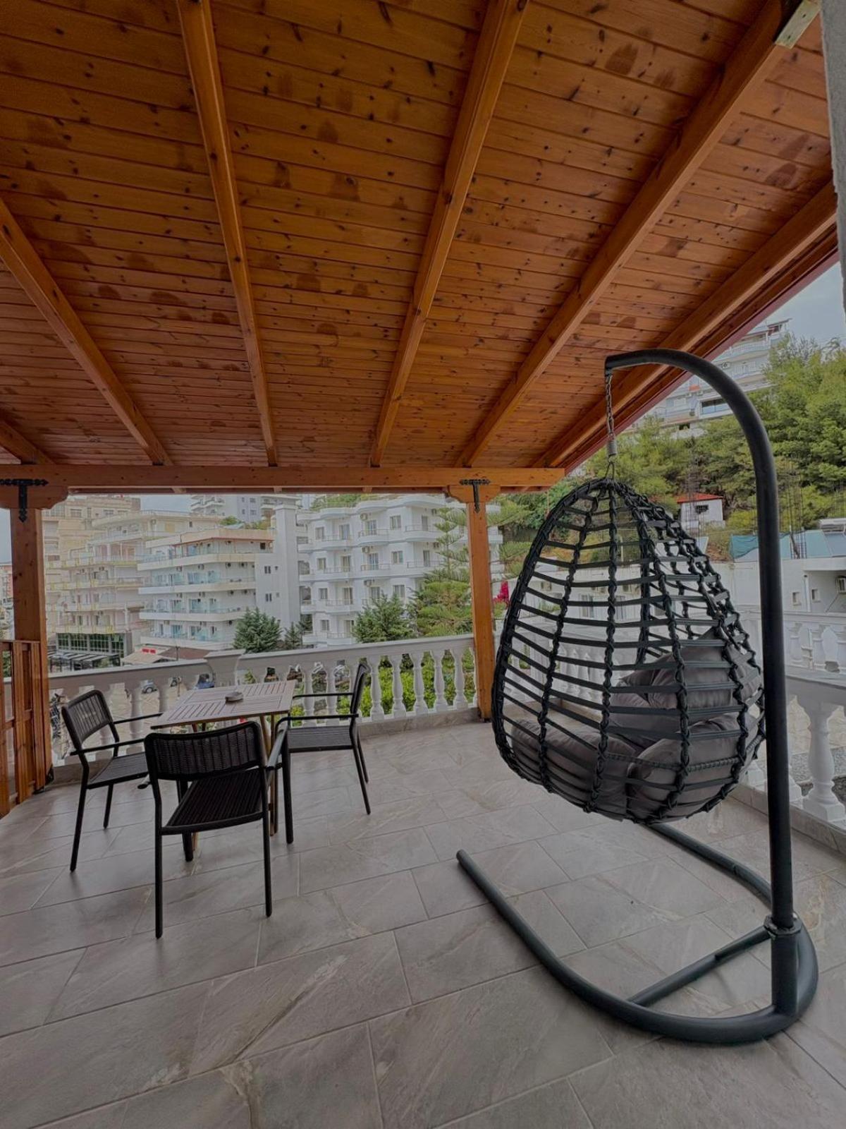 Vila Jon'A Sarandë エクステリア 写真